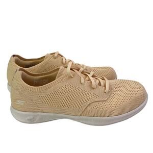 Sketchers Women’s Yellow Stretch Fits Sneakers Size 9